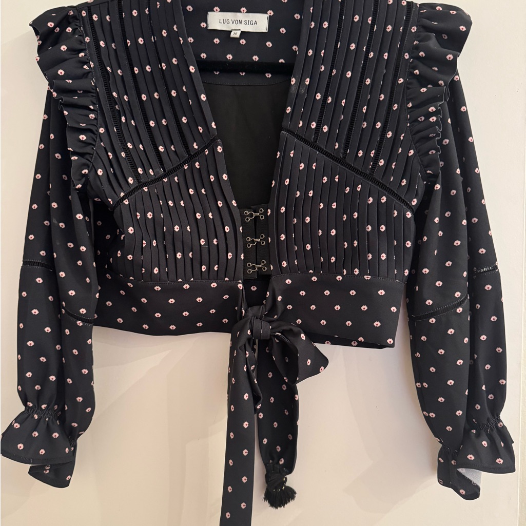 Lug Von Siga Stunning Navy Floral Top Size 36 Nwot Retails 525 On Website
